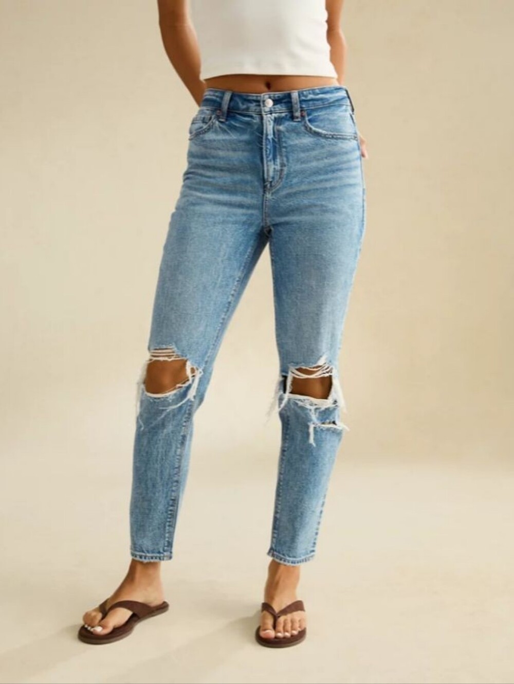 American Eagle High-Rise Distressed Ripped Strigid Mom Jean Long